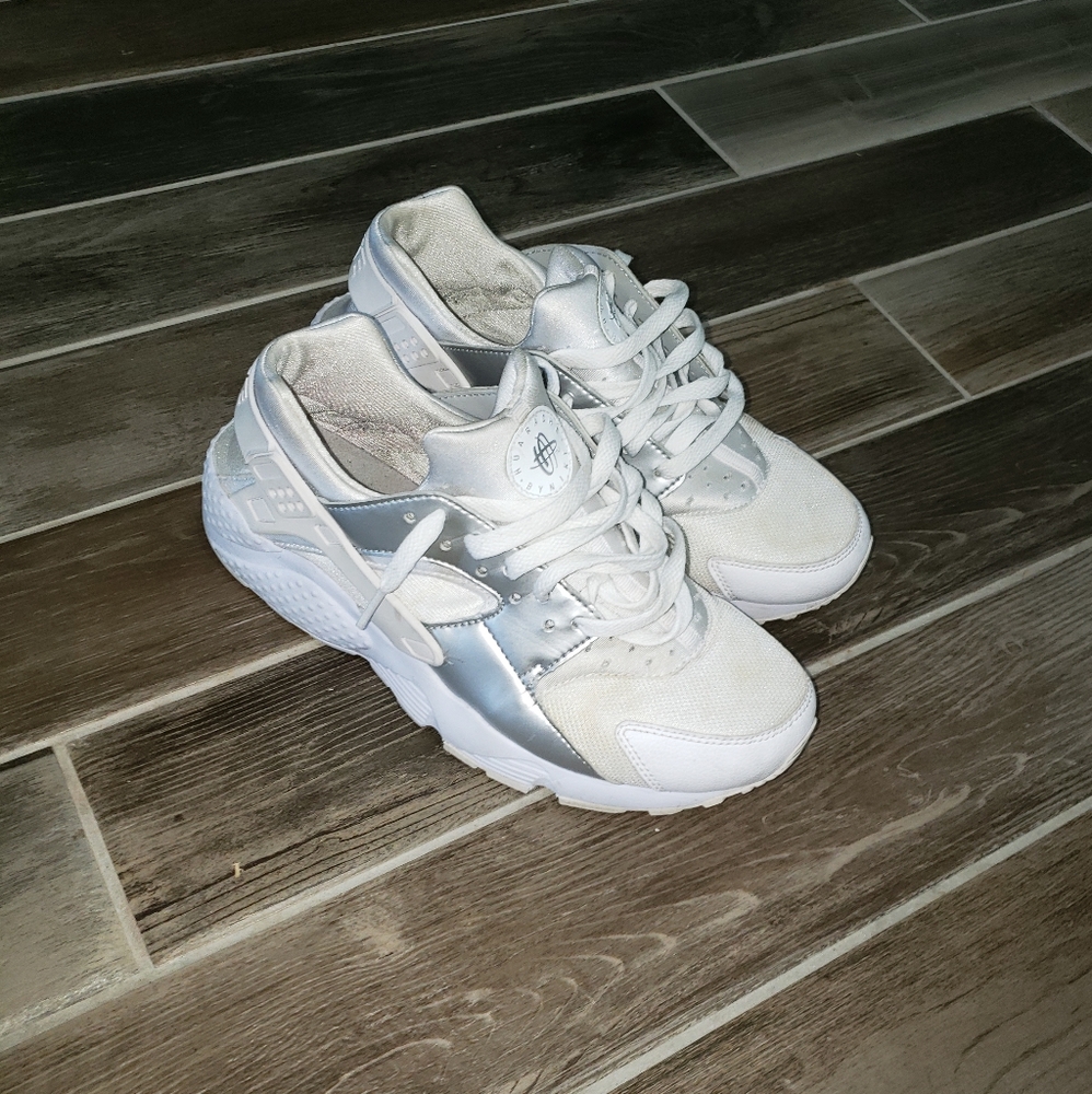 Nike Hurache White